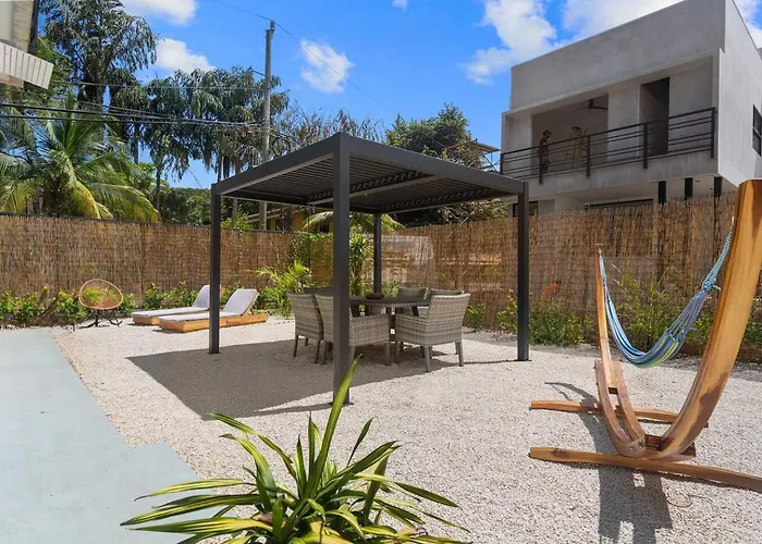 Chic Bohemian With A Private Swimming Pool And Stunning Outdoor Space Hébergement de vacances *