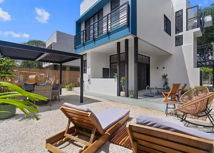 Hébergement de vacances Chic Bohemian With A Private Swimming Pool And Stunning Outdoor Space *